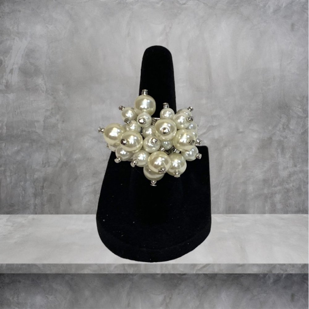 Ring "Cluster of Pearls" with Faux Pearls, Silver Toned Band - Picture 2 of 9